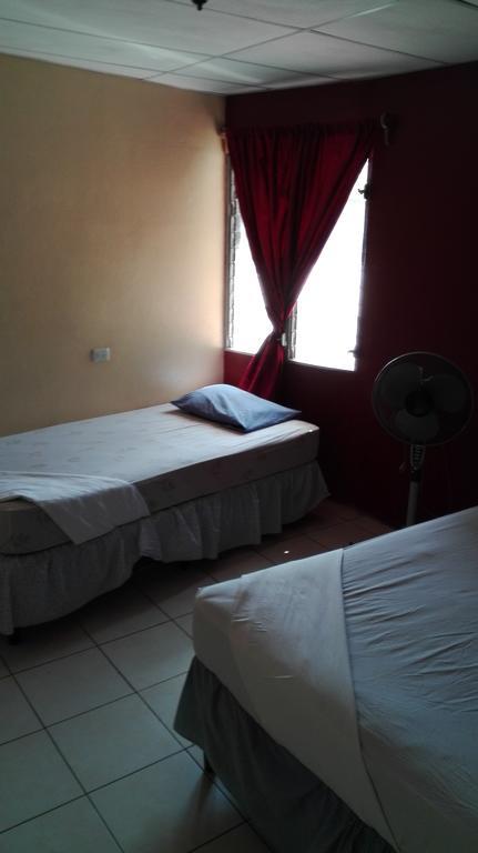 סן קרלוס Hostal Don Frank מראה חיצוני תמונה