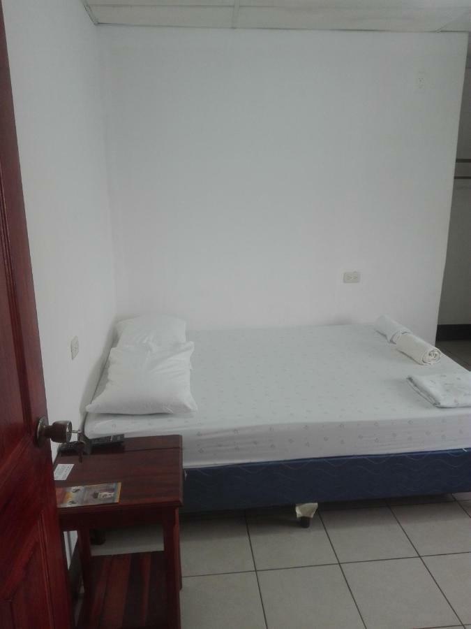 סן קרלוס Hostal Don Frank מראה חיצוני תמונה